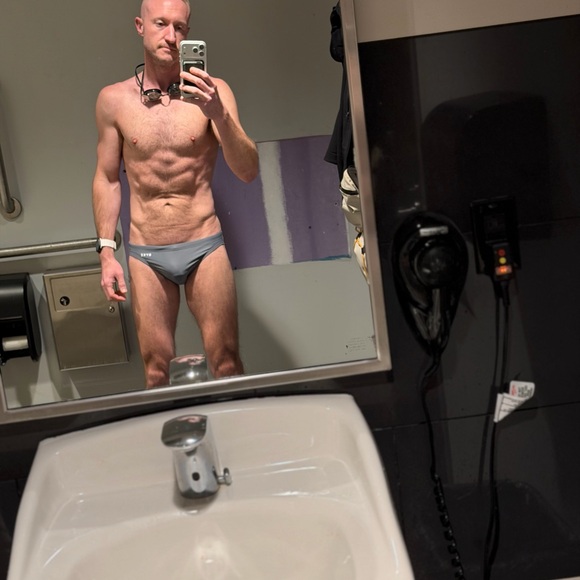 Meet your posher - Picture 4 of 8